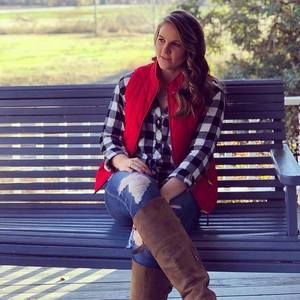 Meet your Posher, Emily